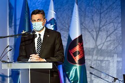 20220120_gre_tvoja_misel_soncu_naproti-124